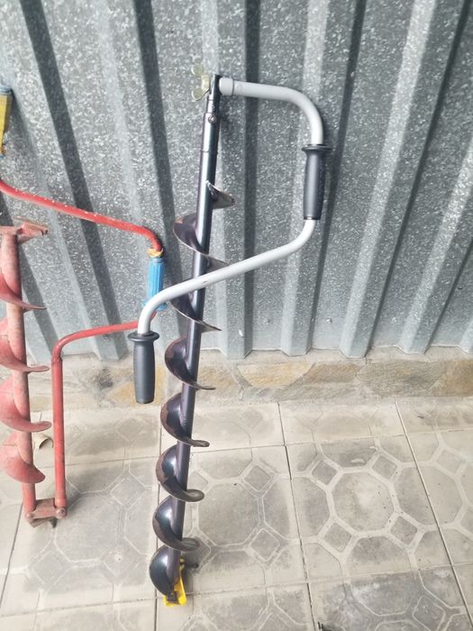 ледобур для рыбалки.