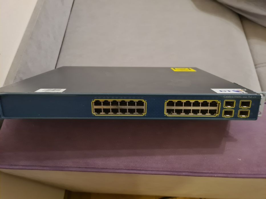 Switch CISCO SYSTEMS WS-C3560G-24PS-S V05, funcțional.
