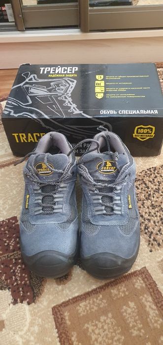 Продам спец обувь