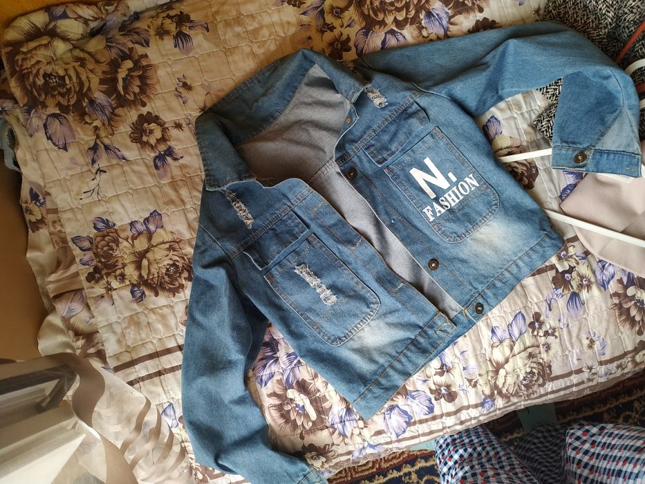 Джинсовки по 100 т в отличном состоянии