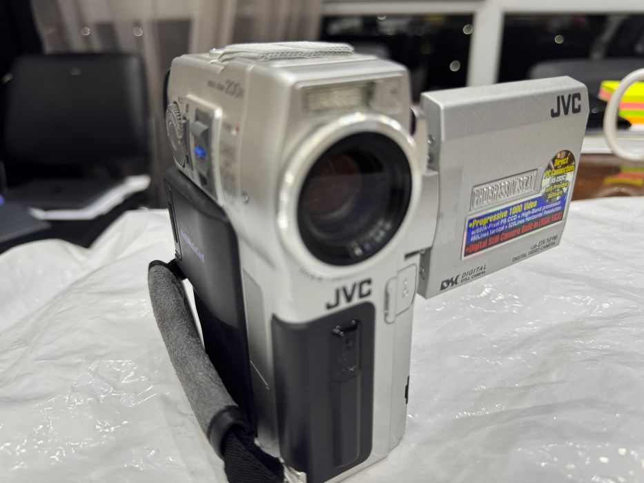 Продаю видеокамеру JVC, Japan , оригинал