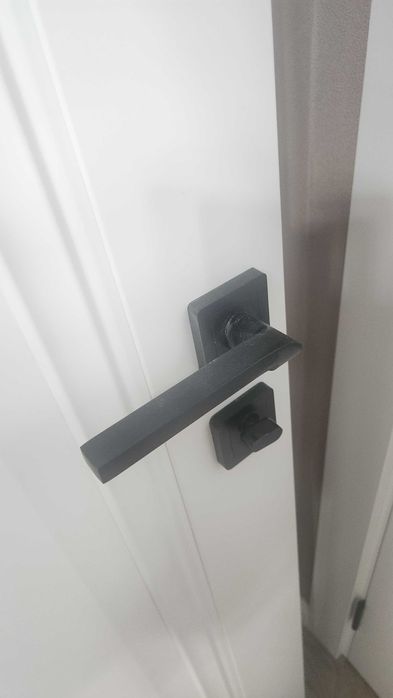 Продам дверь для санузла 70см