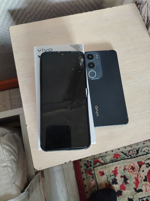 Продам 2 телефона