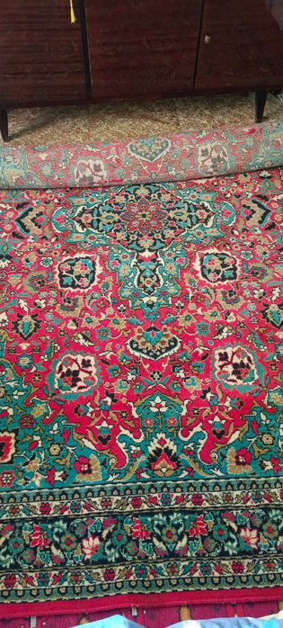 Продается шерстяной ковер в отличном состоянии