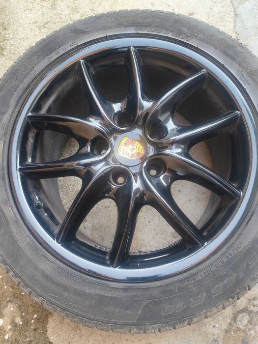 Джанти r19 за Porsche с гуми Pireli