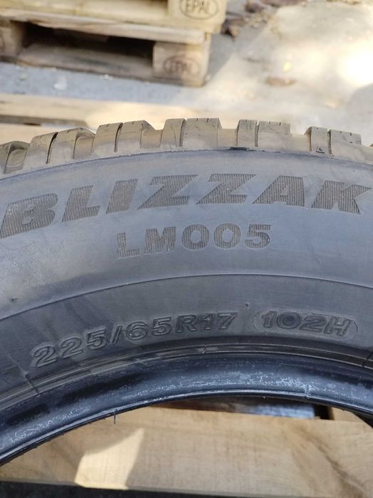 Продавам 4 бр. зимни гуми Bridgestone