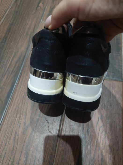 Дамски  спортни обувки