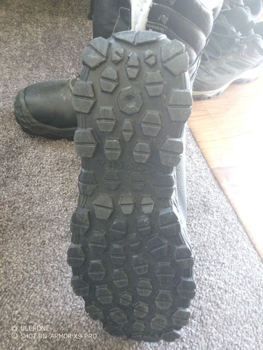 Bocanci de protecție cu vârf metalic