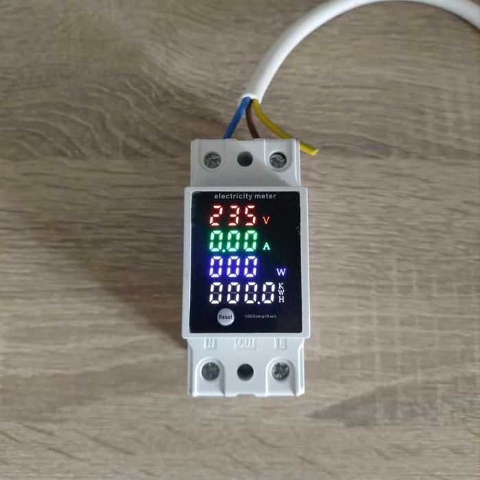 Монофазен електромер 100A DIN шина с цветен LED дисплей 6 в 1 | Волтметър, Амперметър, kWh метър