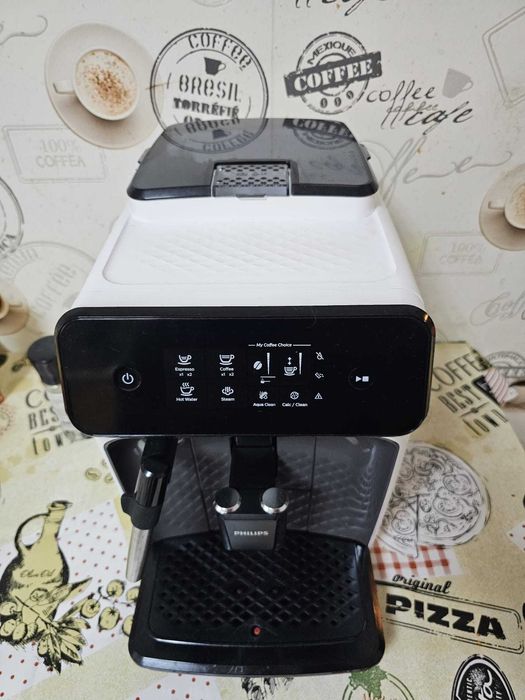 Espressor automat Philips EP1223/00 Seria 1200 Alb in garantie putin folosit 15 bar, spumare, touch, 2 cesti, 12 setari macinare, rasnita ceramica