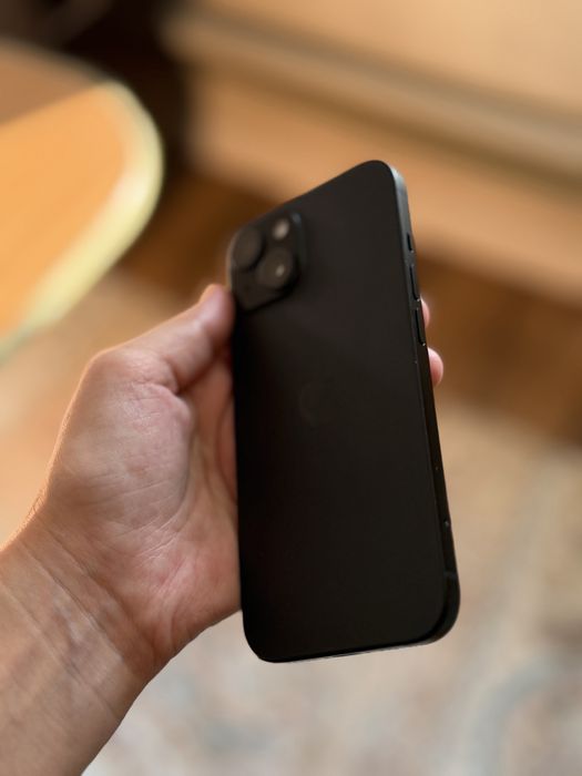 iPhone 15 128 GB — идеальное состояние