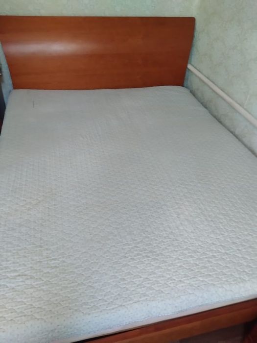 Продам кровать б/у