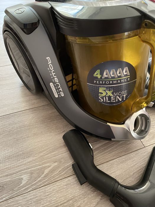 Aspirator Rowenta fara sac ,defect