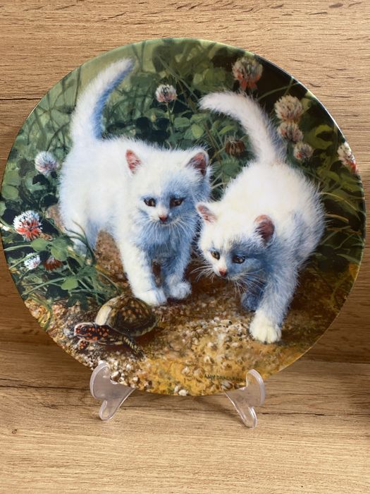 Чинии за стена с маркировки