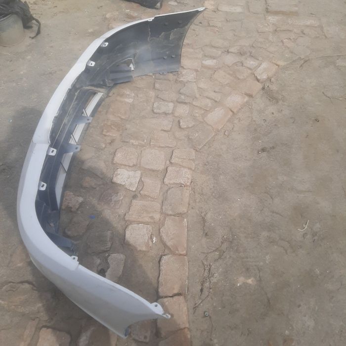 Nexia 2 ga  oldi orqa bamperlar  sotiladi.xolati zòr