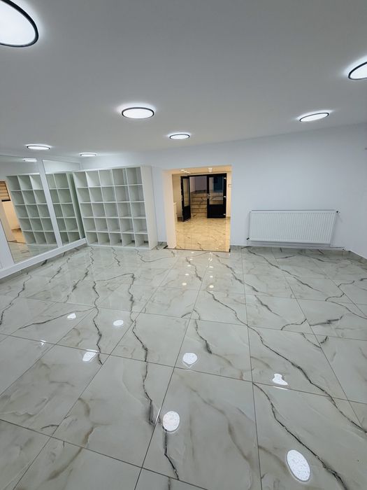 Inchiriez spatiu comercial