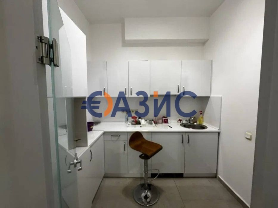 Офис 83 м2 в комплекс "Перла" на 1 етаж, България, Бургас, 164 500