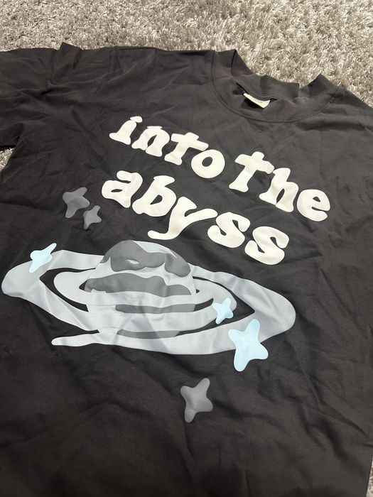 Tricou Broken Planet