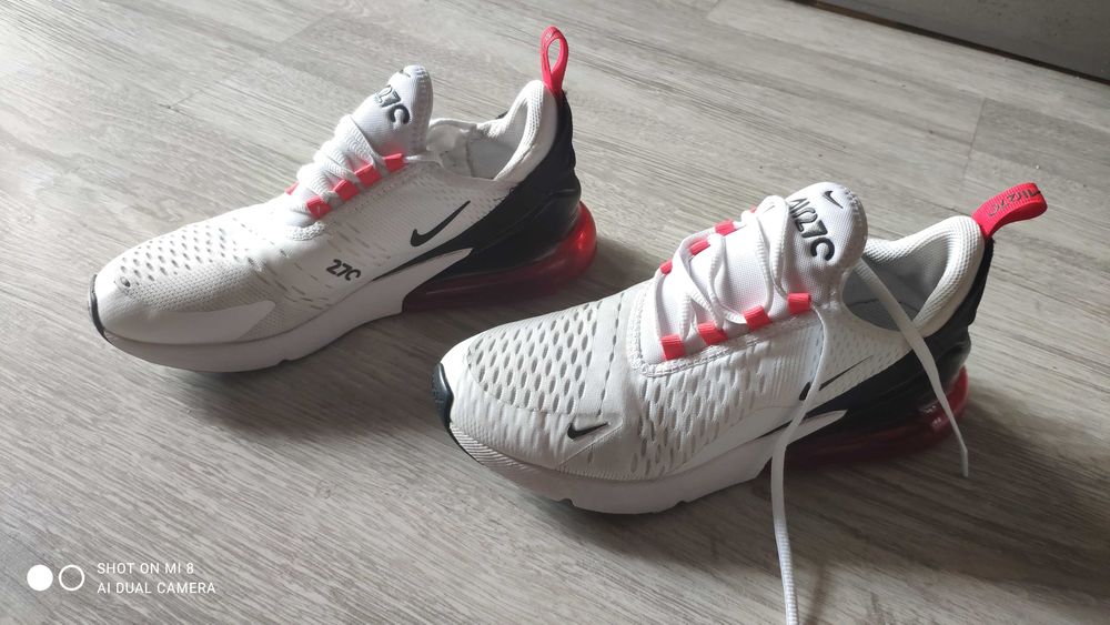 Маратонки NIKE AIR MAX 270 Маратонки Найк Еър Макс 270