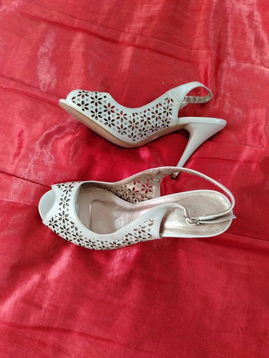 Босоножки 37 размер., новые.