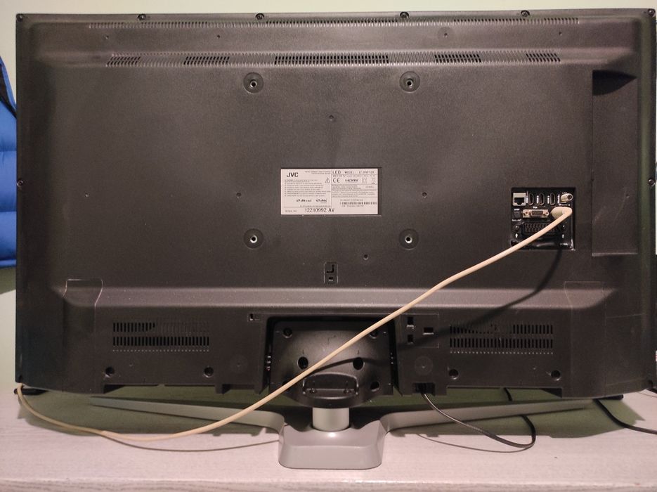 Smart TV JVC 100 cm