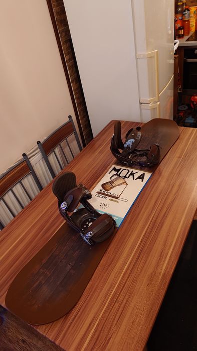 Placa Snowboard Black Hole Escape 142 cu legaturi Burton Lexa S