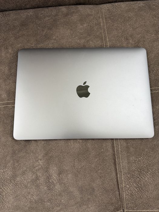 MacBook AIR M1 8/256