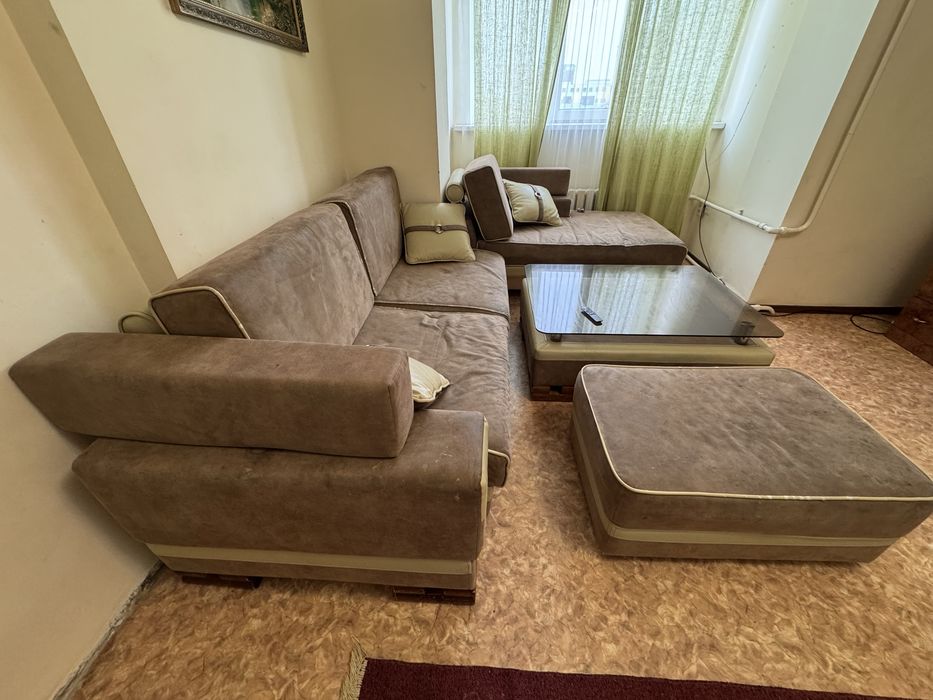 Продаю угловой диван