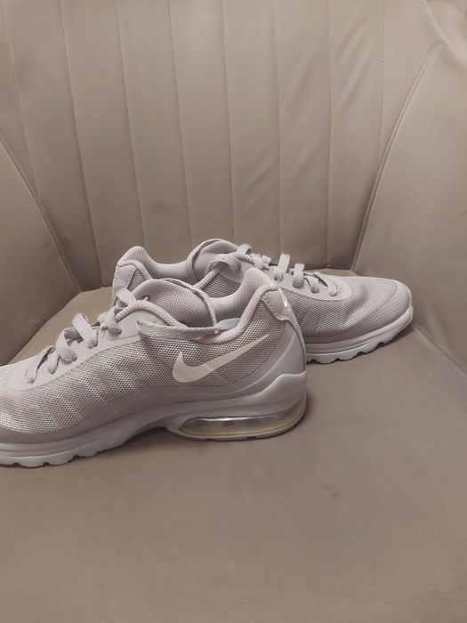 Nike Air Max Invigor