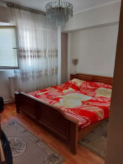 Apartament 3 camere, decomandat, zona centrala, Bd. CFR.