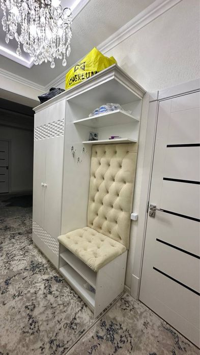 Ижарага берилади 3 хонали 5 этаж 500$. Адрес Аэропорт.