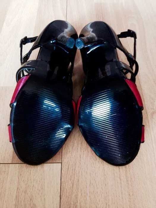 Дамски сандали на ток