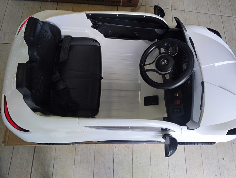 PORSCH Акумулаторна кола DAKOTA бял