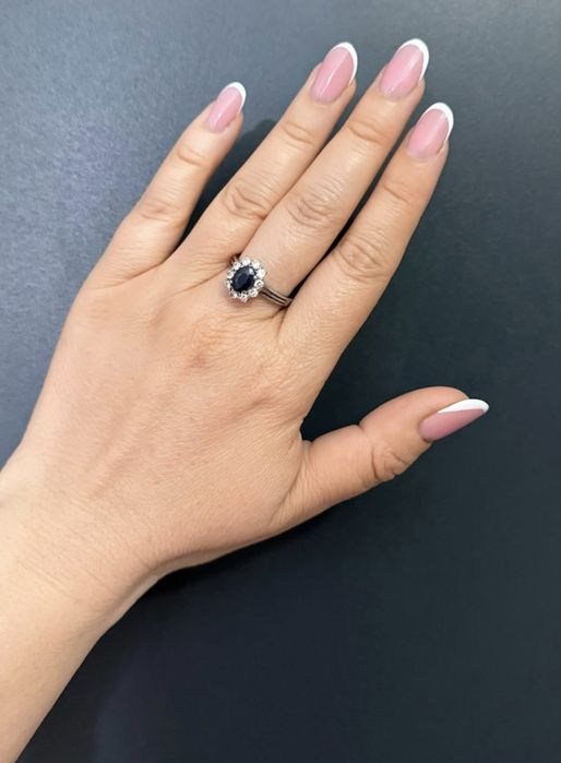 Inel 18k cu diamante si safir