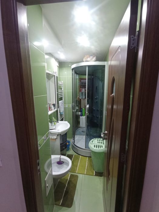 Inchiriez un apartament cu 2 camere