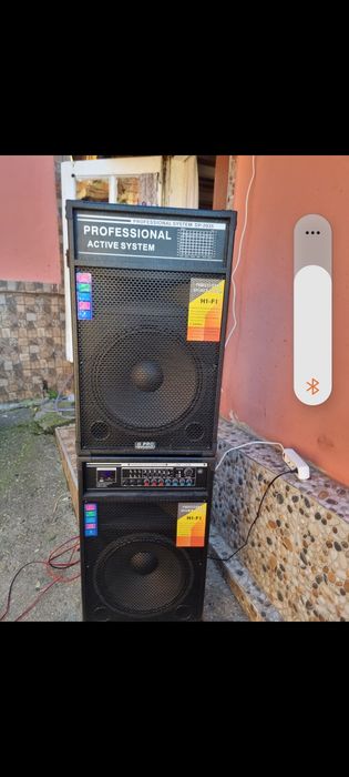 vând boxe foarte puțin folosite