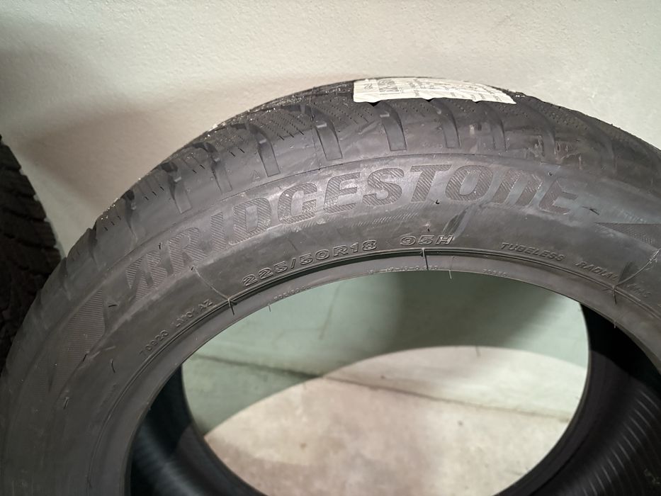 Зимни гуми 225/50/18 нови