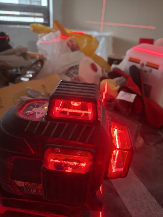 Лазерен нивелир  Бош