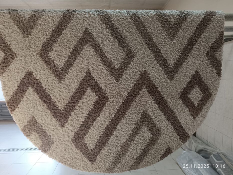 Продам ковер в отличном состоянии