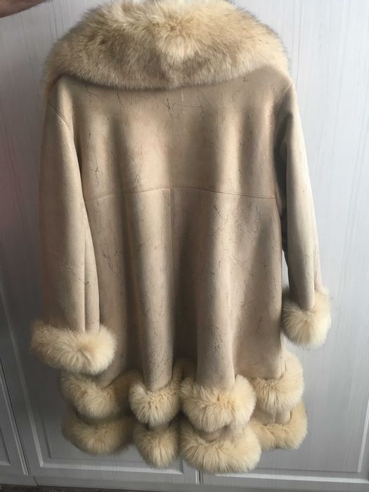 Cojoc natural din piele de oaie si guler de vulpe