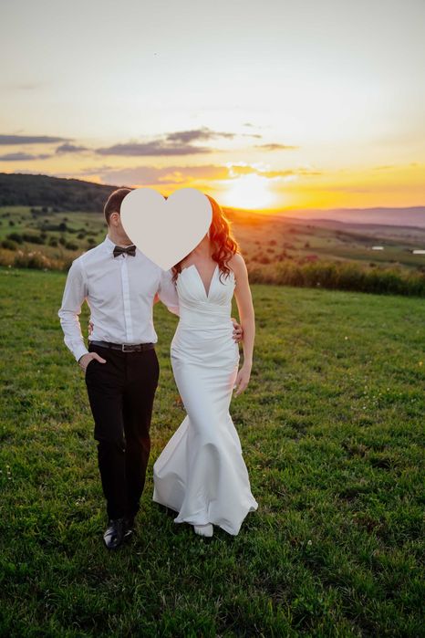 Vând rochie de mireasă tip sirenă – mărimea 38 – stare impecabilă