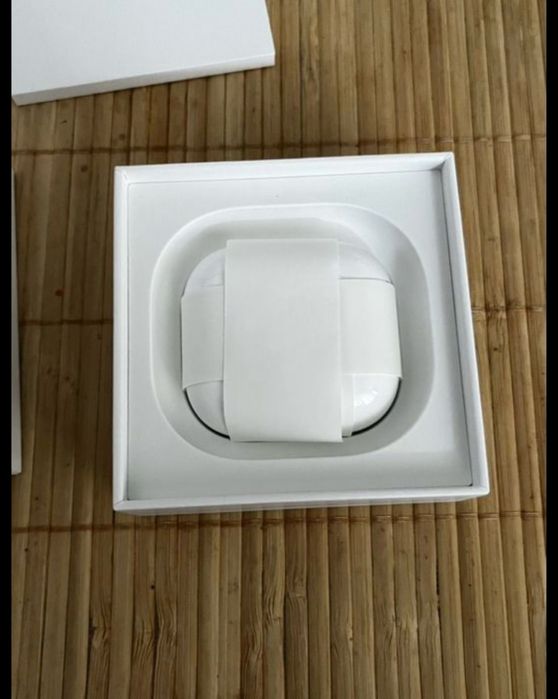 Продам Air pods 4