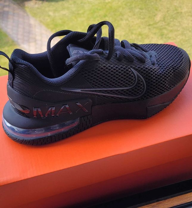 Vand adidasi Nike Air Max