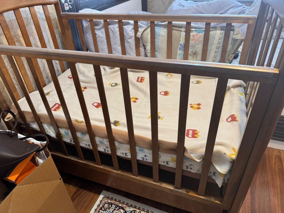 Детская кроватка