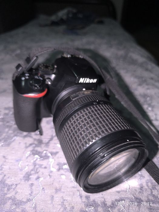 Nikon D3500 нету батарейки