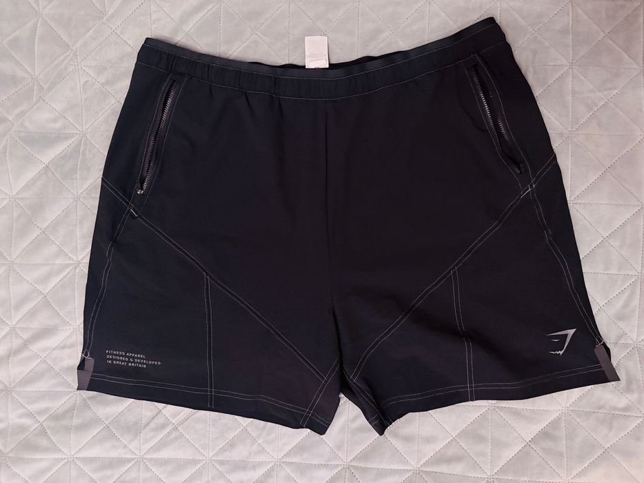 Pantaloni scurti barbati  Gymshark noi XXL