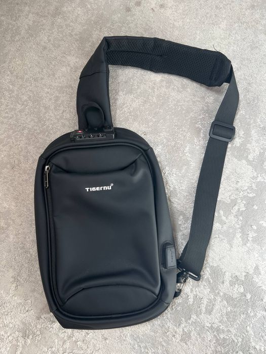 Продам мини рюкзак-сумку через плечо