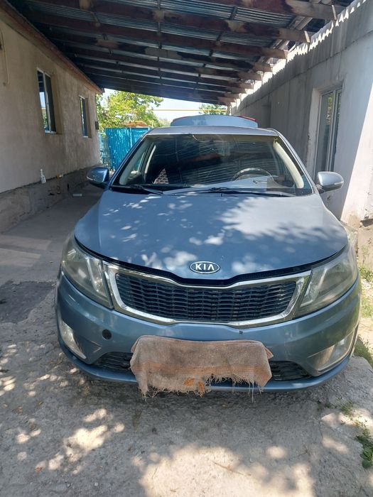 Продам KIA RIO .