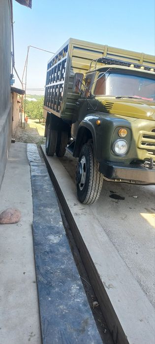 Zil yuk mashinasi