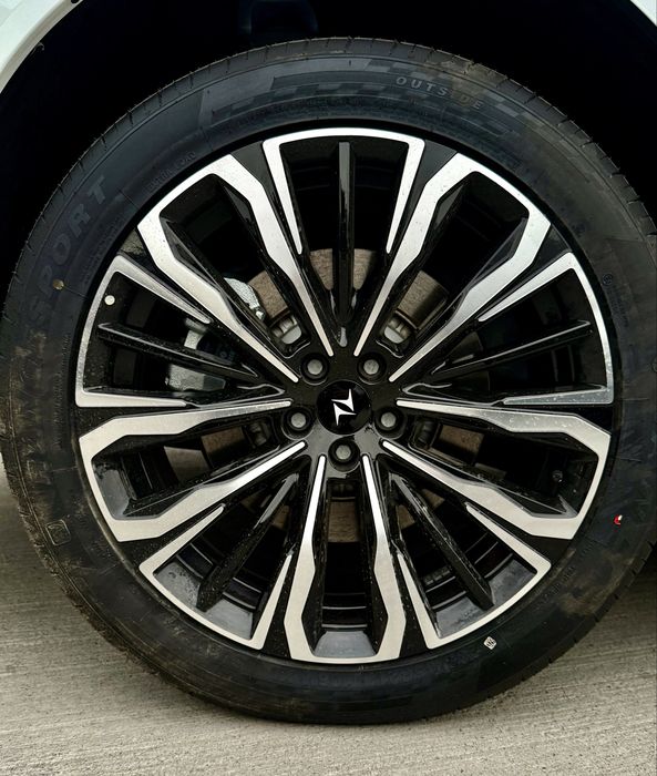 2025 Electr Dongfeng 008 restyling